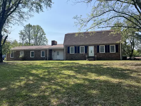 990 E Piney Rd, Dickson, TN 37055
