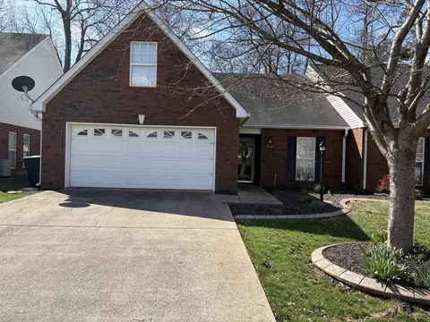 2747 Stonehedge Dr, Murfreesboro, TN 37128