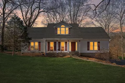 1728 Riverhaven Dr, Adams, TN 37010