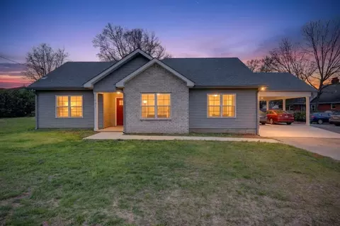 702 Adams Dr, Shelbyville, TN 37160
