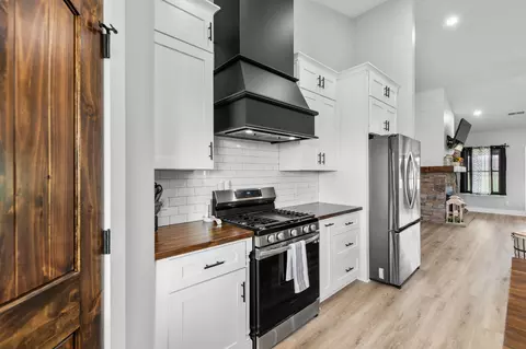 Kitchen - 321 Old Sr 48, Centerville, TN 37033 photo 5 of 6