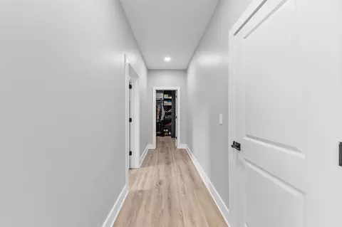 Entry Way - 321 Old Sr 48, Centerville, TN 37033 photo 6 of 9
