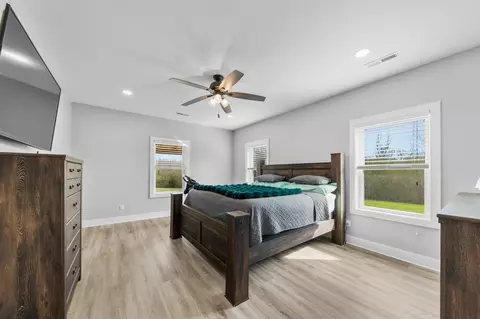 Bedroom - 321 Old Sr 48, Centerville, TN 37033 photo 1 of 7