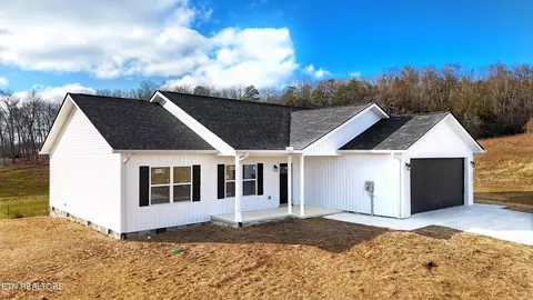 1461 Grandeur Ave, Parrottsville, TN 37843