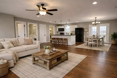 150 E Harris Rd, Bethpage, TN 37022