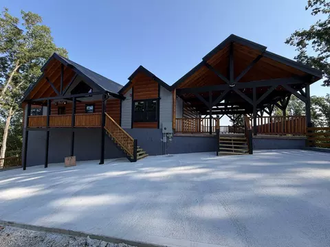 1310 Amazing Grace Way, Sevierville, TN 37876