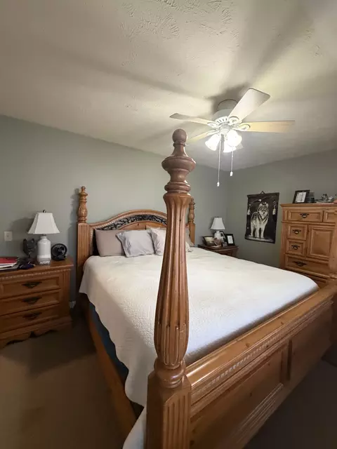 Bedroom - 322 Eagle Shore Dr, Dover, TN 37058 photo 2 of 4