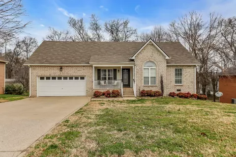 110 Calloway Ln, Hendersonville, TN 37075