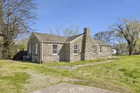 246 E Woodrow St, Gallatin, TN 37066