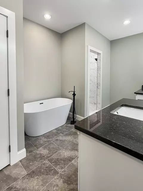 Bath - 2420 Eagle Rock Rd, Monteagle, TN 37356 photo 1 of 5