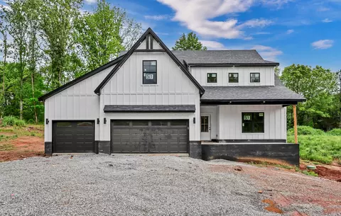 1717 Powell Rd, Clarksville, TN 37043