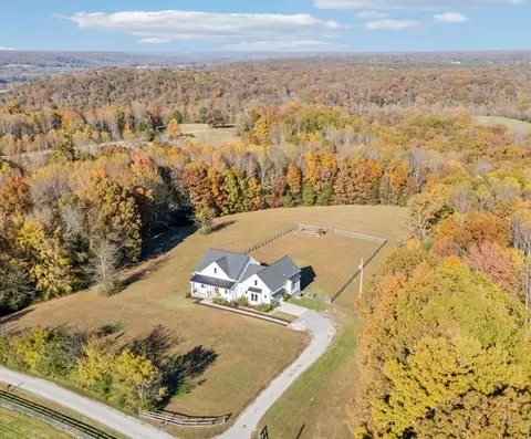 890 Hackberry Ln, Nunnelly, TN 37137
