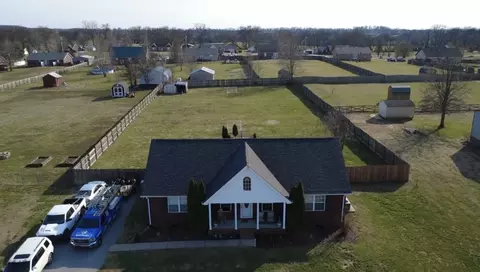 1002 Spire Way Dr, Castalian Springs, TN 37031