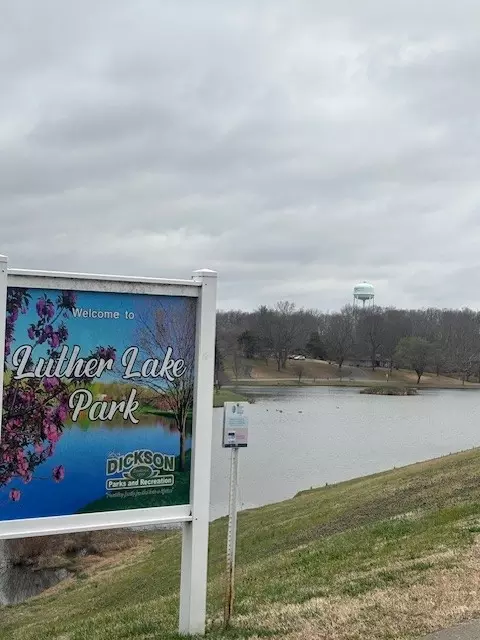 102 Lake Dr W, Dickson, TN 37055