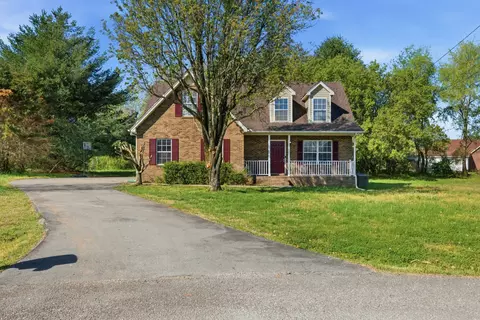 2039 Sterling St, Murfreesboro, TN 37127