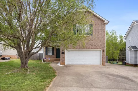 2785 Ridgepole Dr, Clarksville, TN 37040