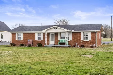 1700 Ellington Dr, Lafayette, TN 37083