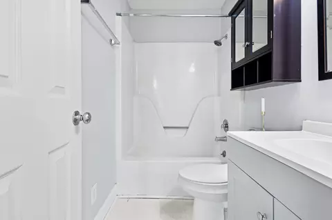 Bath - 1309 Batts Blvd, Springfield, TN 37172 photo 1 of 2