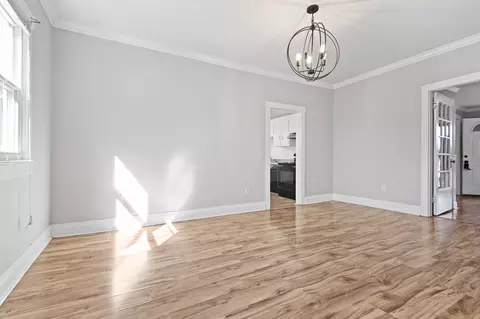 Living - 1309 Batts Blvd, Springfield, TN 37172 photo 3 of 4