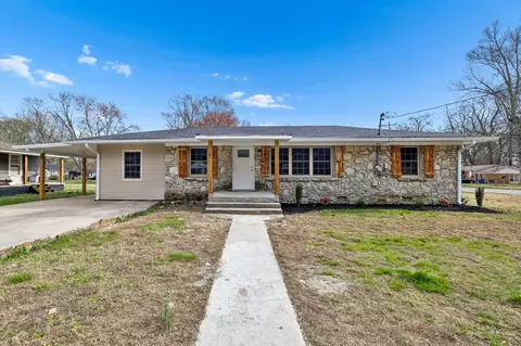 303 Lucas St, Huntland, TN 37345
