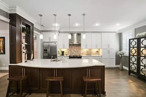 3733 W End Ave #206, Nashville, TN 37205