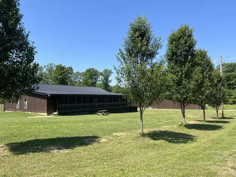 9007 Redbud Ln, Nunnelly, TN 37137