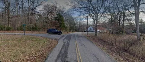 1204 Greenwood Rd, Charlotte, TN 37036