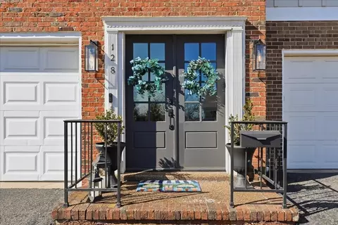 128 Jefferson Sq, Nashville, TN 37215