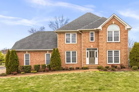 100 Briarcrest Ln, Hendersonville, TN 37075
