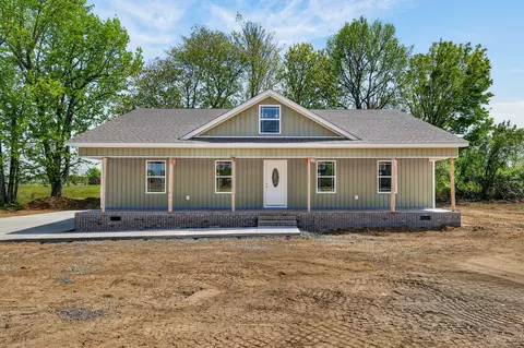 6 Monks Rd, Fayetteville, TN 37334