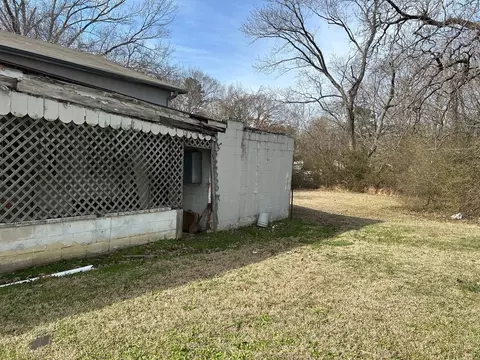 383 D St, Jackson, TN 38301 photo 9