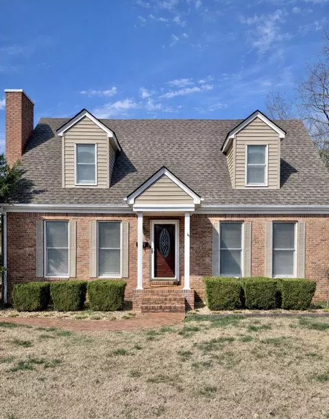 2713 Cayce Meade Dr, Hopkinsville, KY 42240