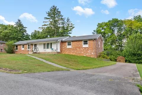 913 Branch Rd, Clarksville, TN 37043