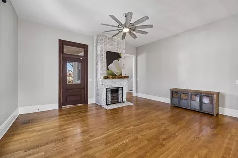 Living - 504 5th Ave W, Springfield, TN 37172 photo 1 of 2