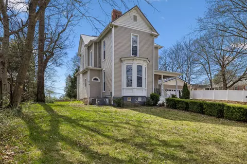 Exterior - 504 5th Ave W, Springfield, TN 37172 photo 3 of 10