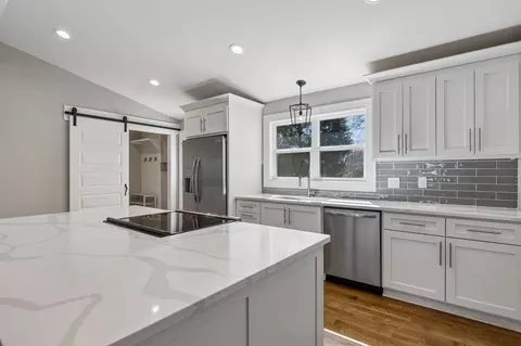 Kitchen - 504 5th Ave W, Springfield, TN 37172 photo 2 of 4