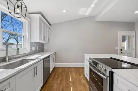 Kitchen - 504 5th Ave W, Springfield, TN 37172 photo 4 of 4
