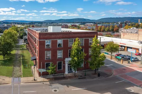 1301 Market St #301, Chattanooga, TN 37402