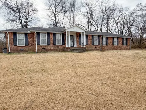 9021 Meadowlawn Dr, Brentwood, TN 37027