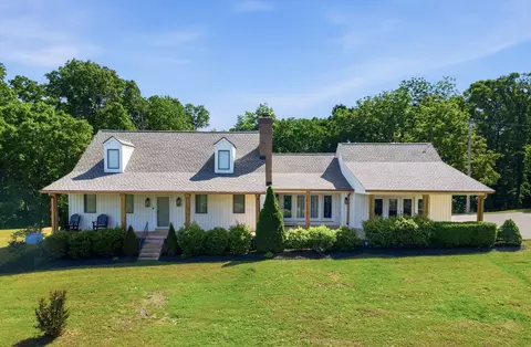 881 Mount Olivet Rd, Columbia, TN 38401