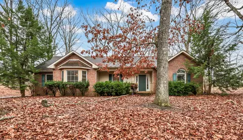 930 Ridgewood Dr, Clarksville, TN 37043