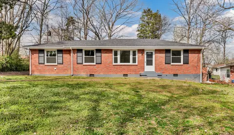 56 Hillsboro Rd, Clarksville, TN 37042