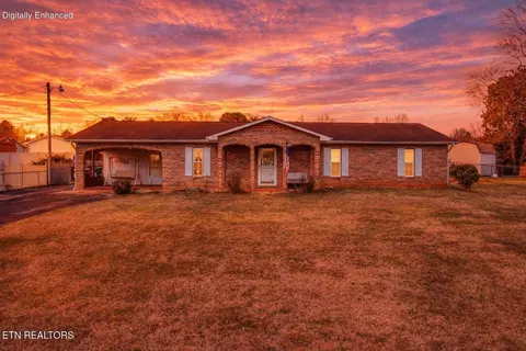 1000 Grandview Dr, Lenoir City, TN 37772