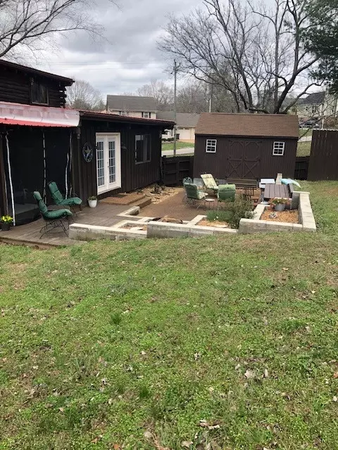 Exterior - 300 Roy Pitt Rd, Springfield, TN 37172 photo 6 of 7