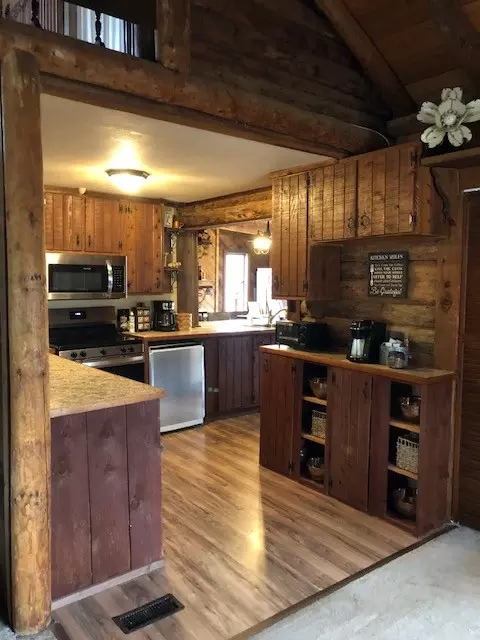Kitchen - 300 Roy Pitt Rd, Springfield, TN 37172 photo 3 of 4