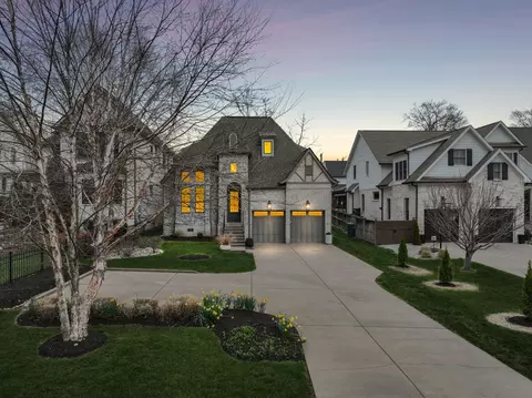 1110 Biltmore Dr # A, Nashville, TN 37204