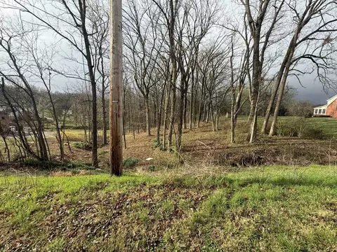 1930 Arlington Rd, Lebanon, TN 37087