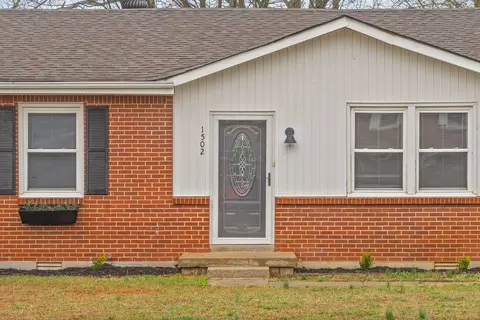 1502 Falcon Dr, Clarksville, TN 37042