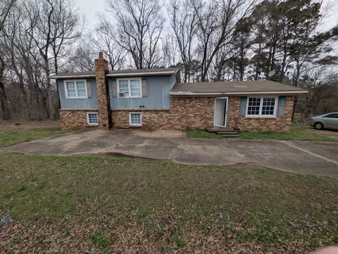 2497 Steam Mill Ferry Rd, Jackson, TN 38301