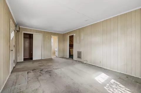 Living - 600 10th Ave E, Springfield, TN 37172 photo 6 of 6